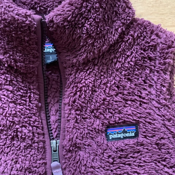 Girls size 12 (large) Patagonia purple vest - Picture 4 of 6